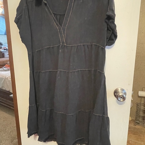 Umgee Dresses & Skirts - Umgee Black Short Sleeve Tiered Tunic